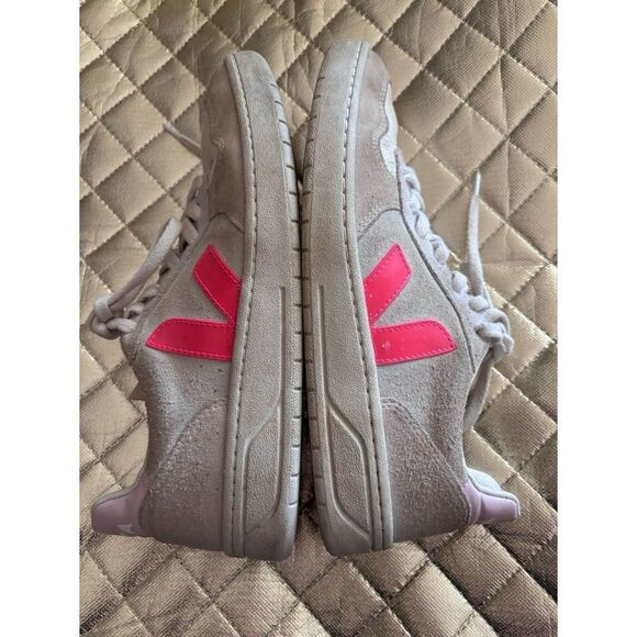 Vega Suede V-10 Sneakers in Fluorescent pink Size 9 - Picture 7 of 12